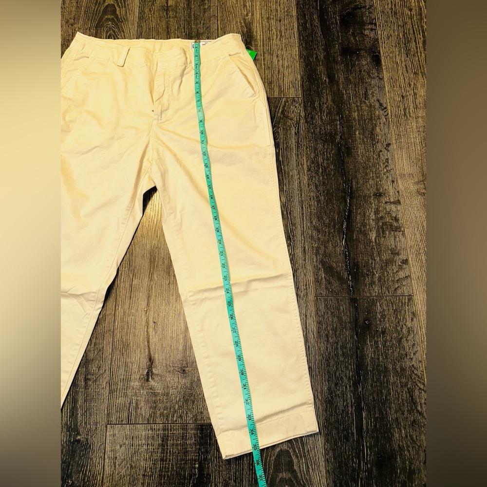 Gap Woman’s Downtown Khaki Petite Pants - Picture 9 of 11